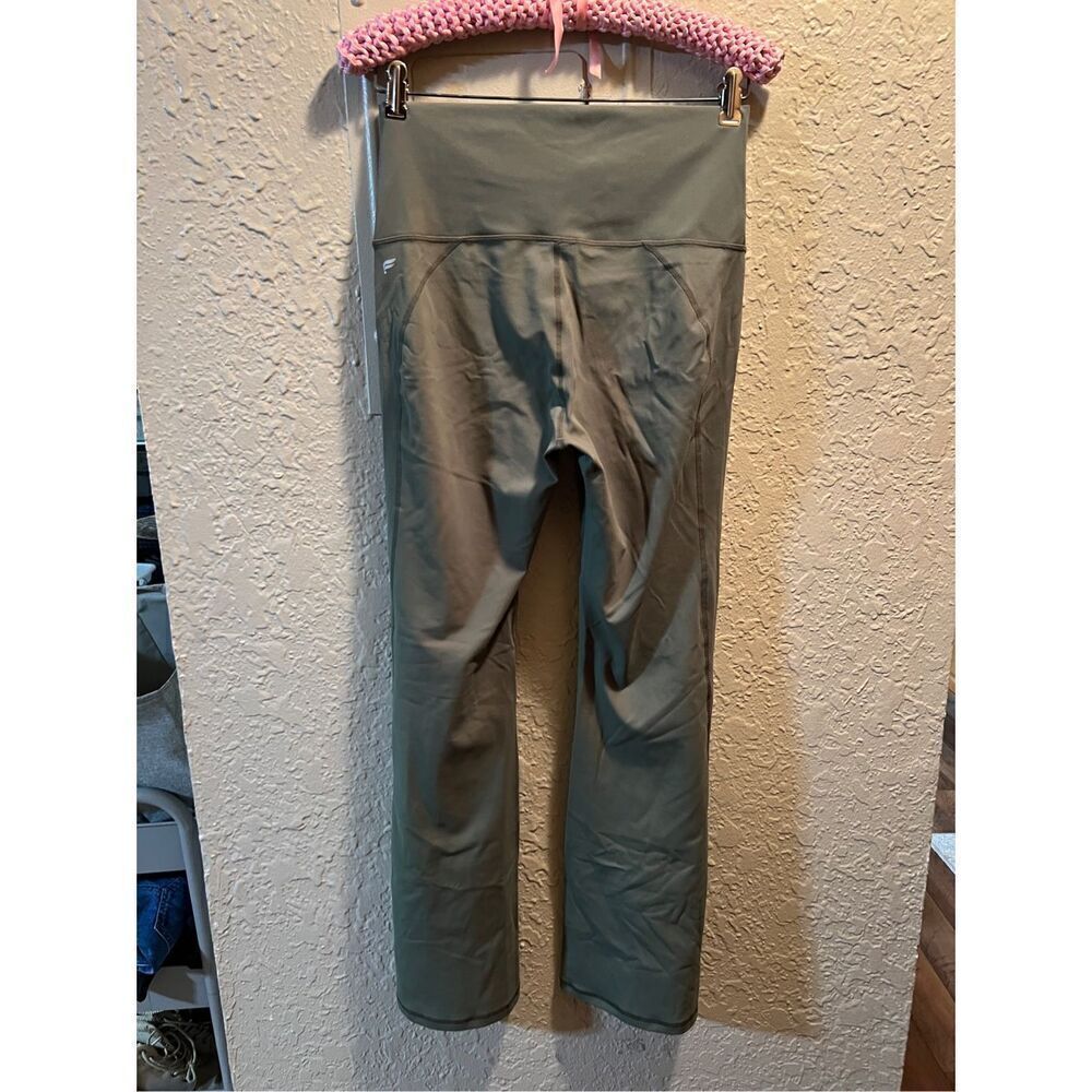Pure Luxe By Fabletics Green Bootcut Leggings Woman’s Size Medium - Picture 7 of 10